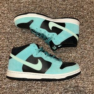 NIKE SB SNEAKER